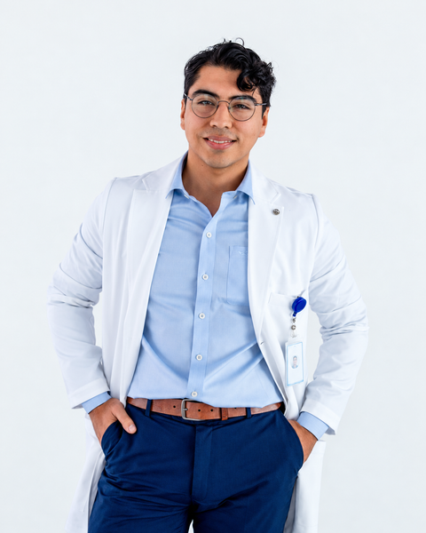 Michael Soto, Médico Cirujano de Clínica Adhara